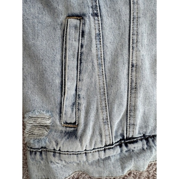 Forever 21 Distressed Denim Jacket Light Wash Oversized Jean Trucker Small - Picture 7 of 16